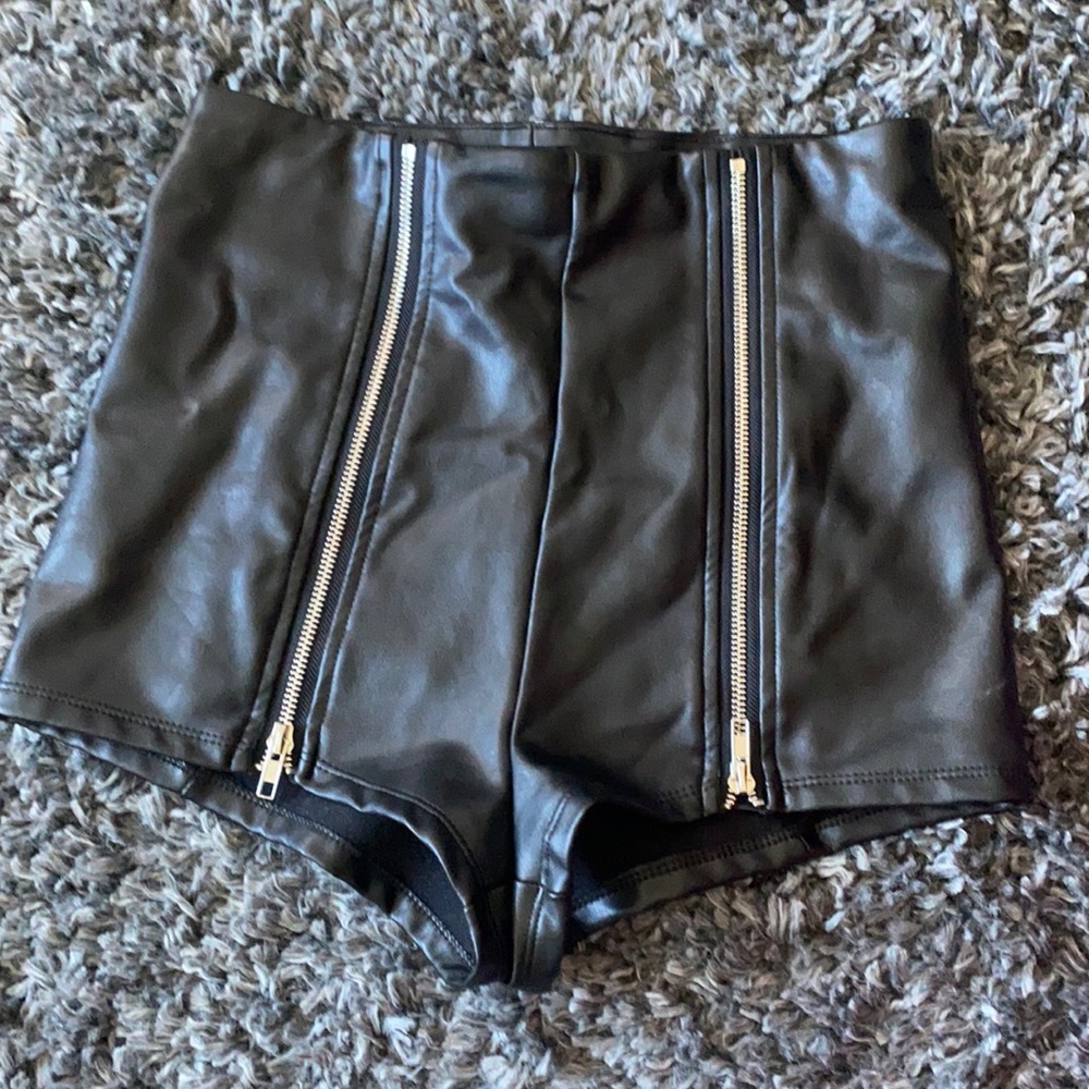 Get em girl shorts